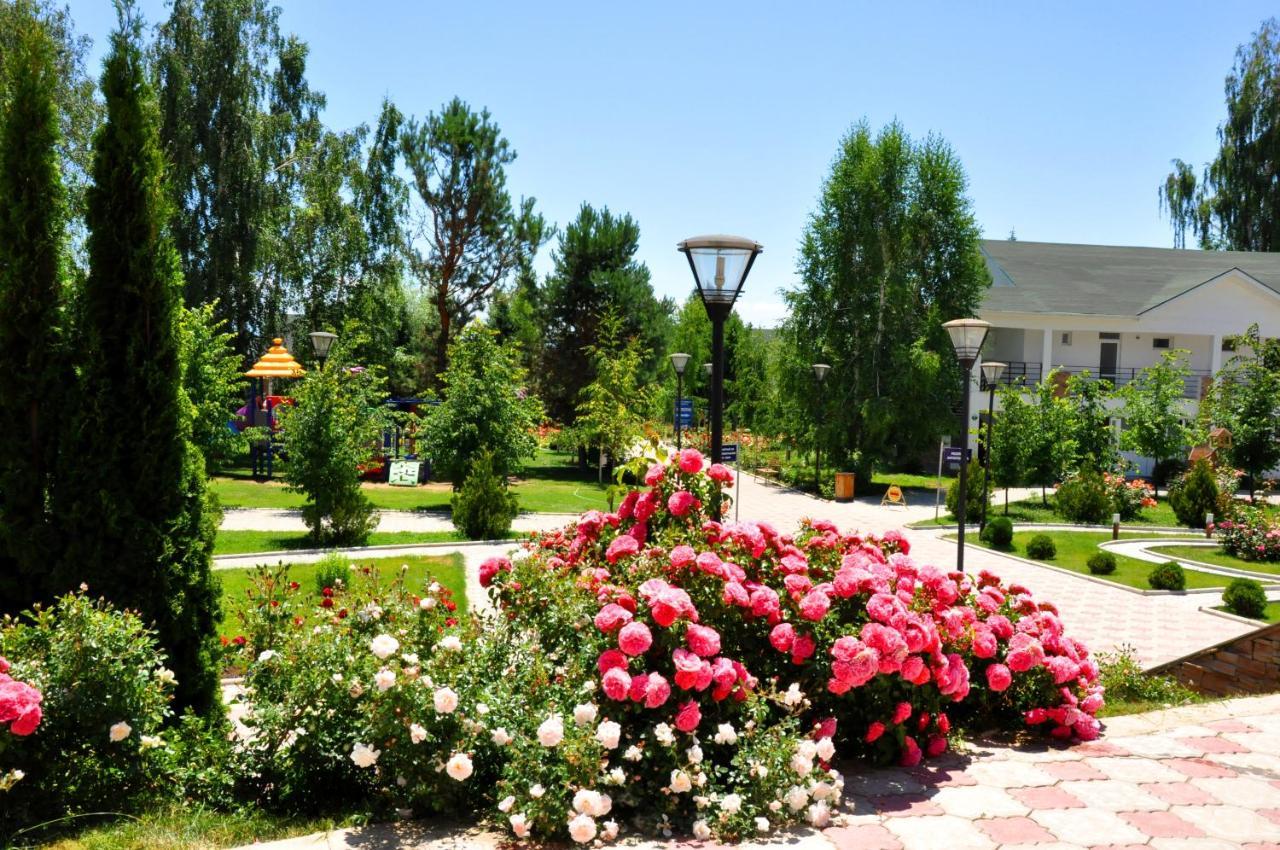 Kapriz Issyk Kul Resort Cholpon-Ata Exterior photo