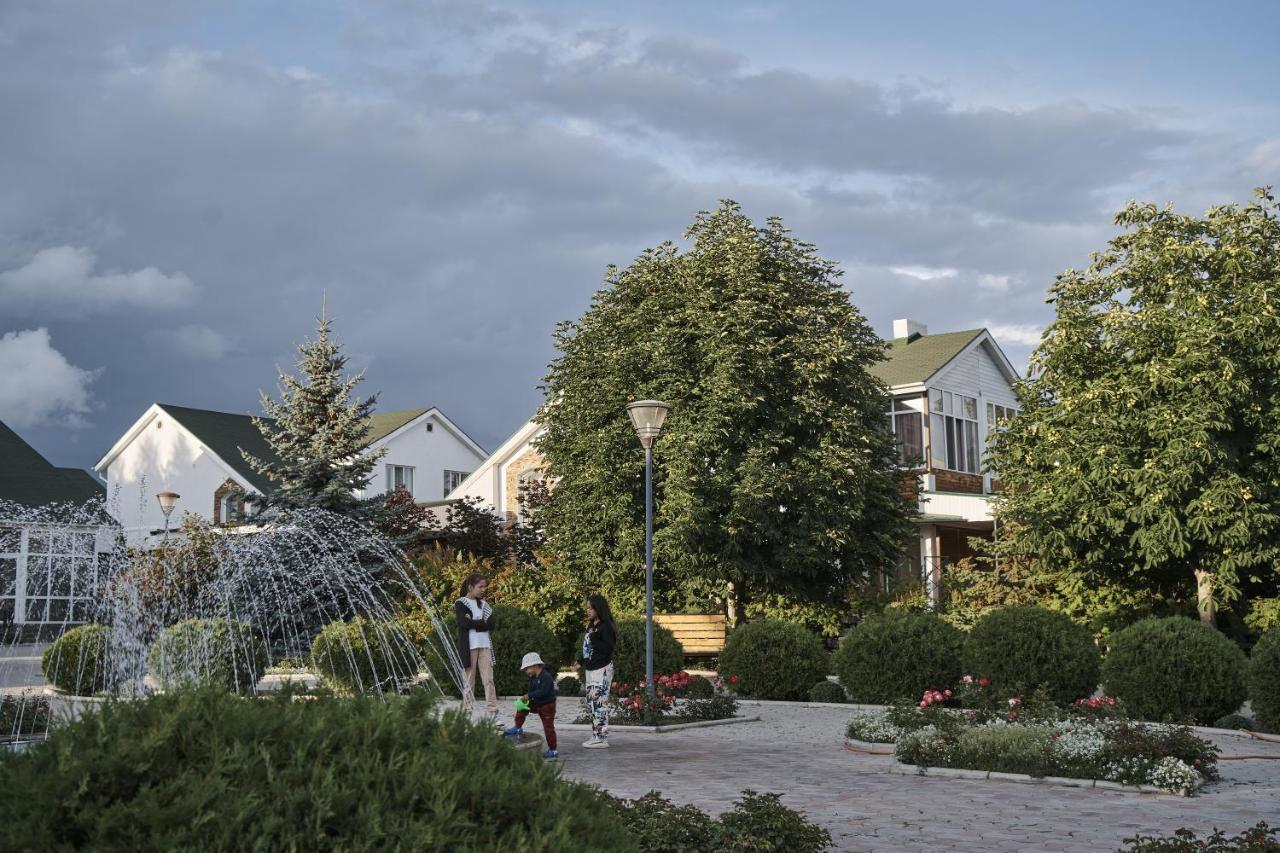 Kapriz Issyk Kul Resort Cholpon-Ata Exterior photo